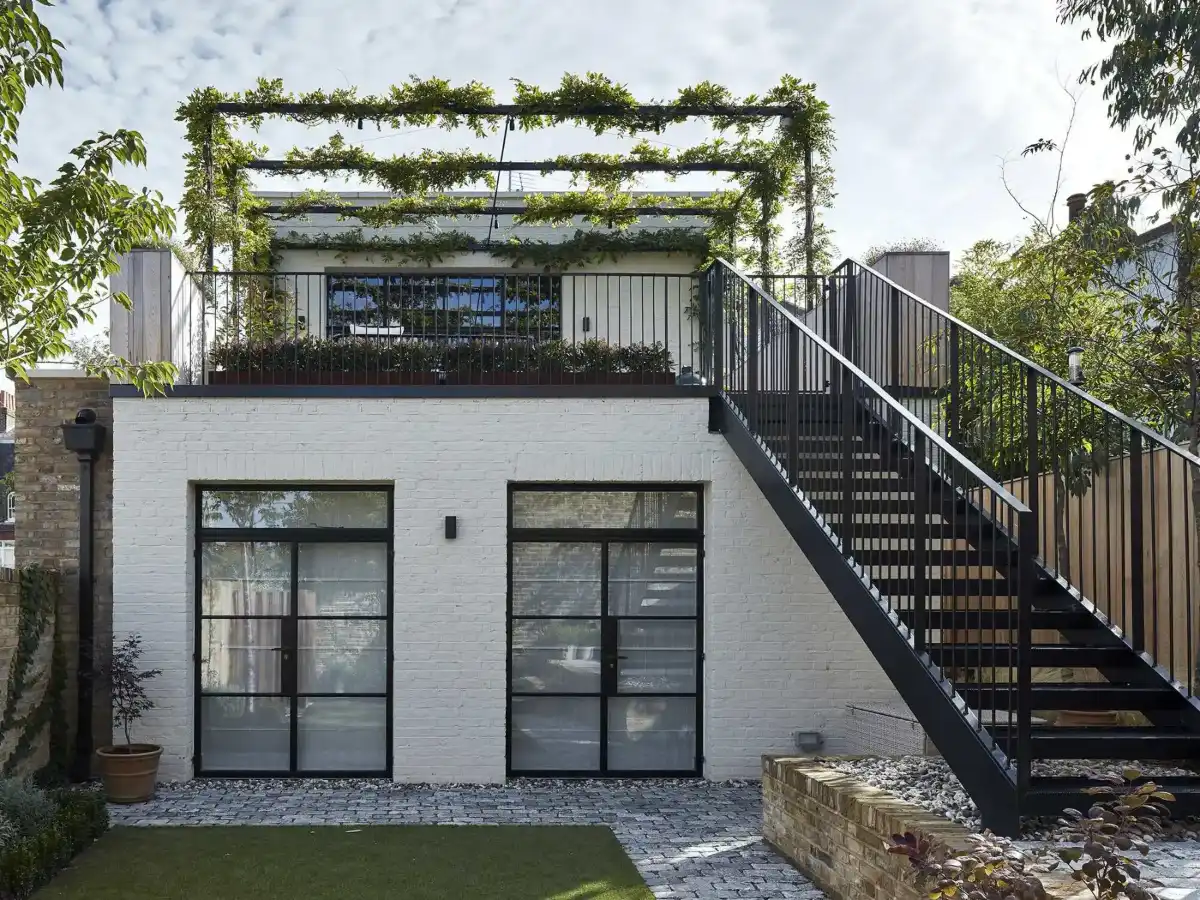 Crittall steel external doors & windows installed in London