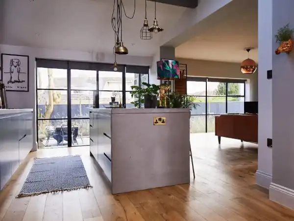 Crittall steel doors, screens and windows installed in Leeds property by KJA Services