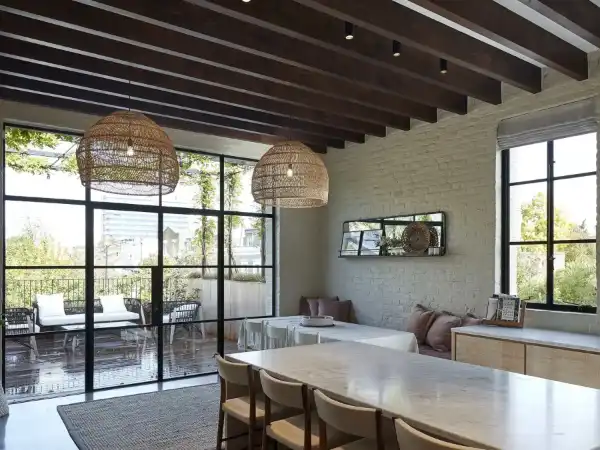 Crittall steel doors, screens and windows installed in London property by KJA Services