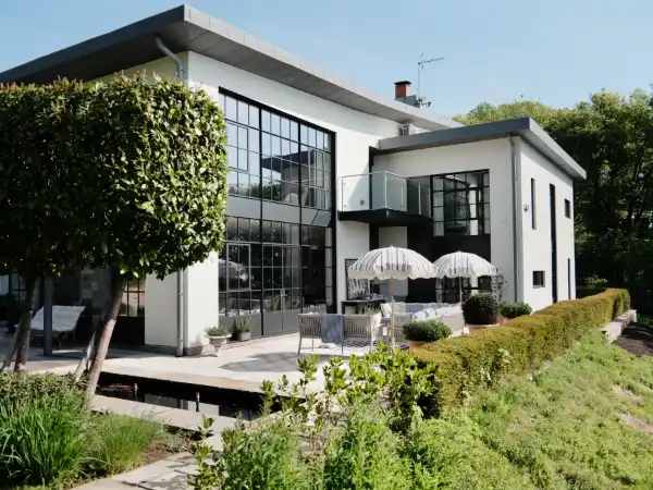 Crittall steel doors, screens and windows installed in Sheffield property by KJA Services